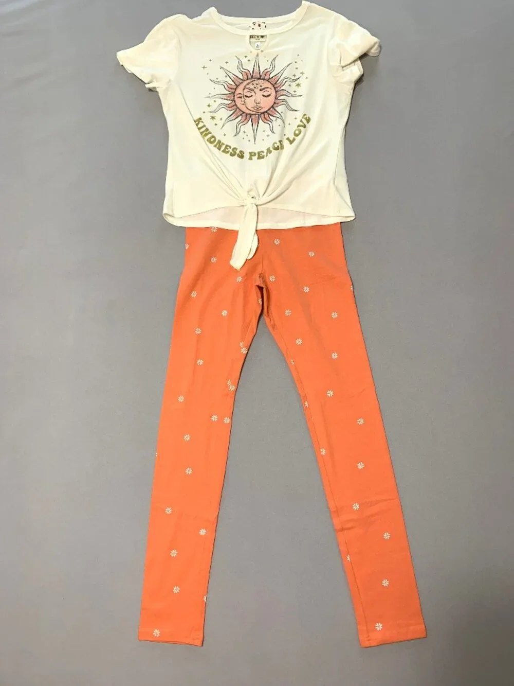 4 Piece Girls Set. Full Length legging. Short Sleeves Graphic T-shirt Size 14/16